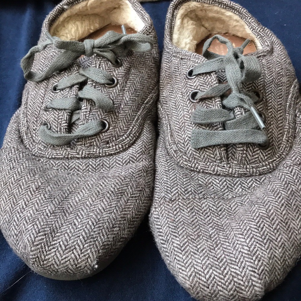 Wool lined TOMS women’s size 8 gray